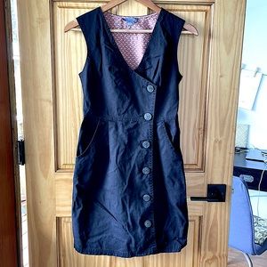Dil Anthropologie black dress w natural buttons